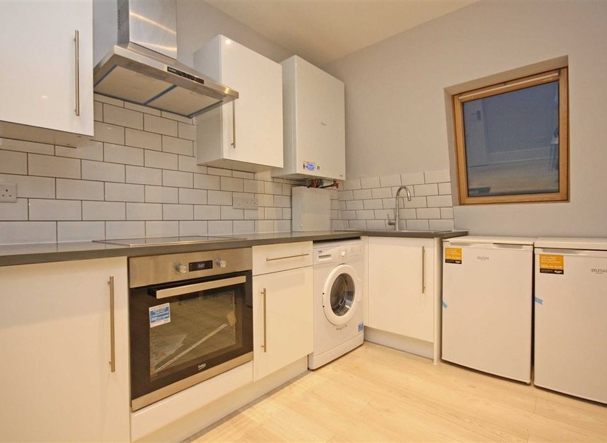 Flat to rent in Upper Tooting Road, London, SW17 | Dexters